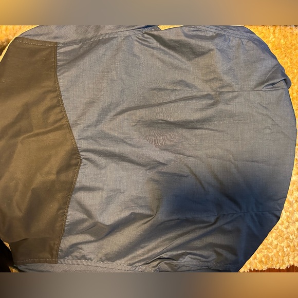 NAVY BLUE GUESS BUTTON DOWN SHIRT - Picture 2 of 3